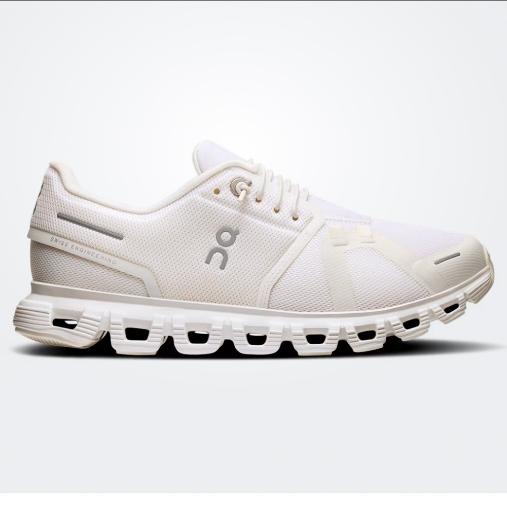 On Cloud Womens Tennis Shoes size 10 - Picture 1 of 7